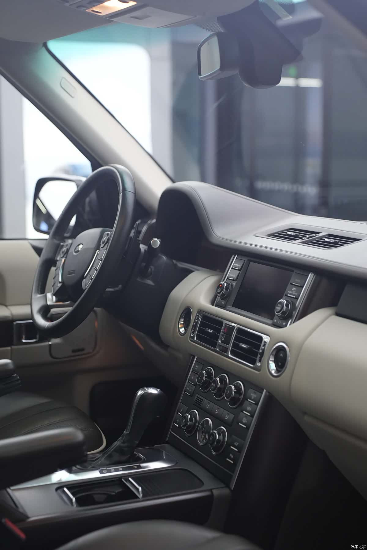 Land Rover Range Rover, 2012 30