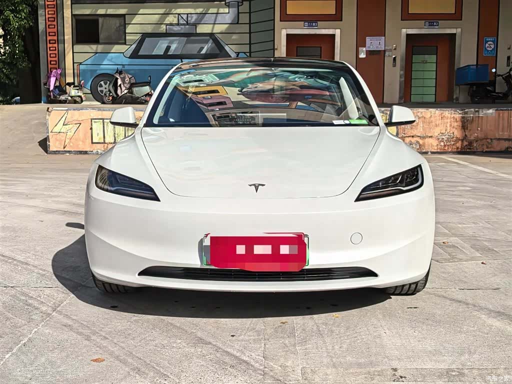 Tesla Model 3, 2025 2