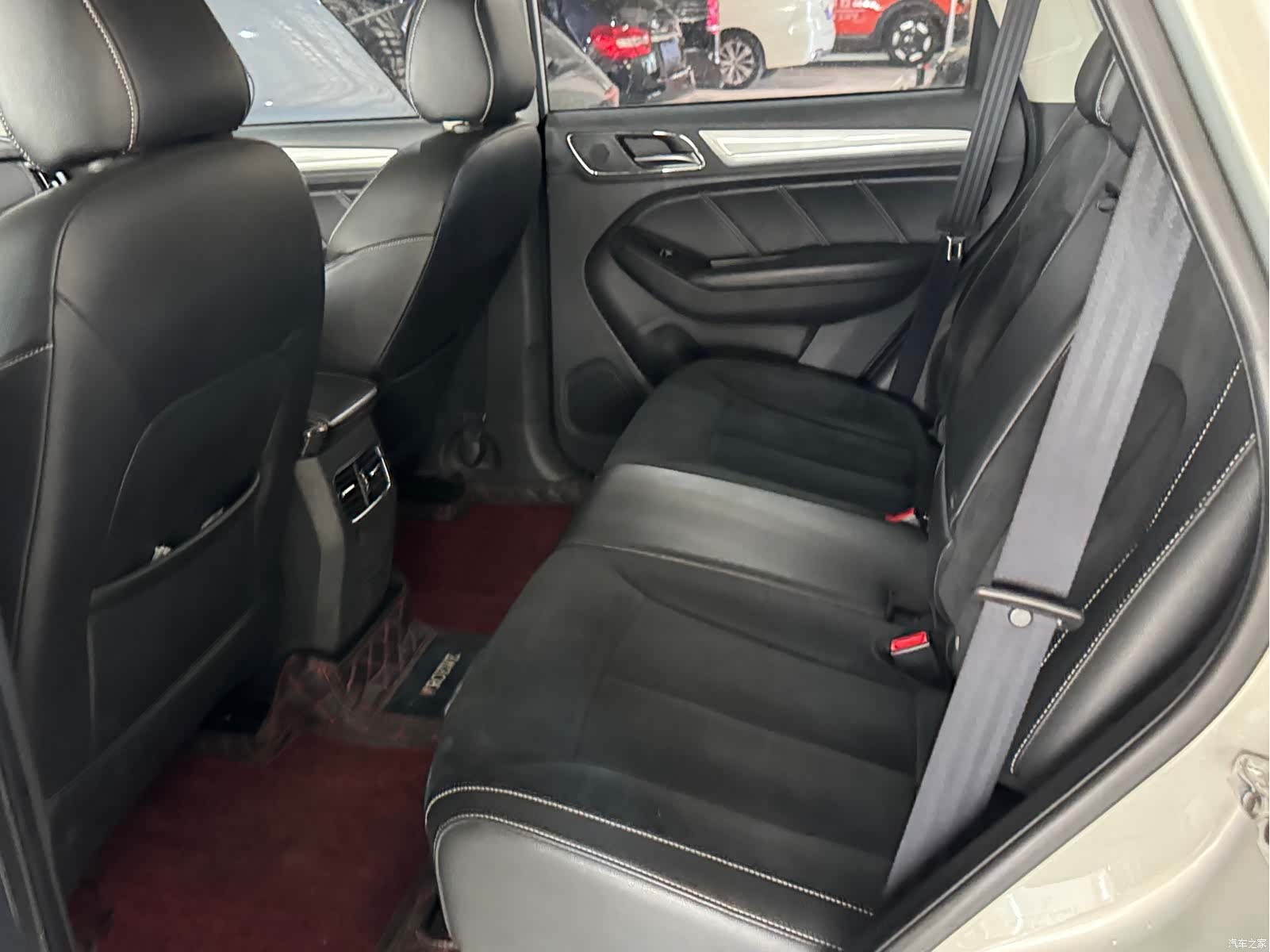 Roewe RX5, 2017 3