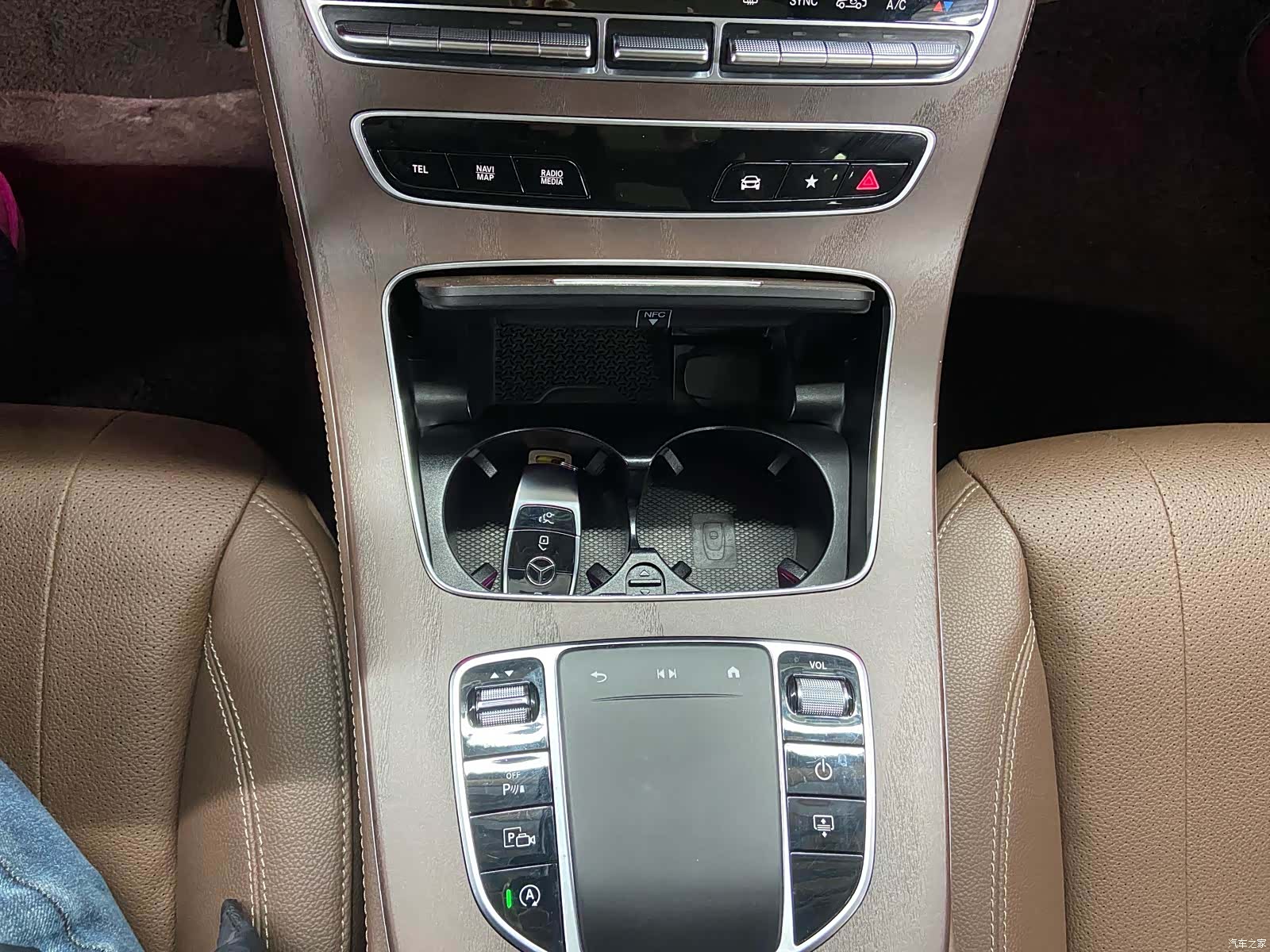 Mercedes-Benz E-Class, 2023 13