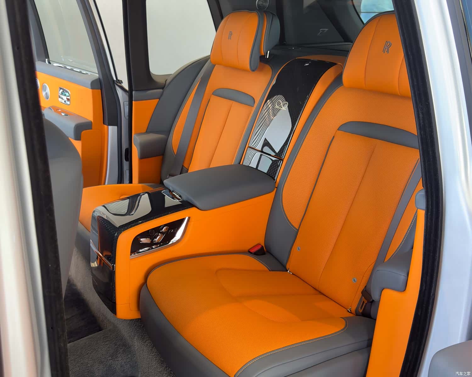 Rolls-Royce Cullinan, 2026 8