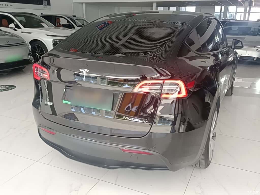 Tesla Model Y, 2023 7
