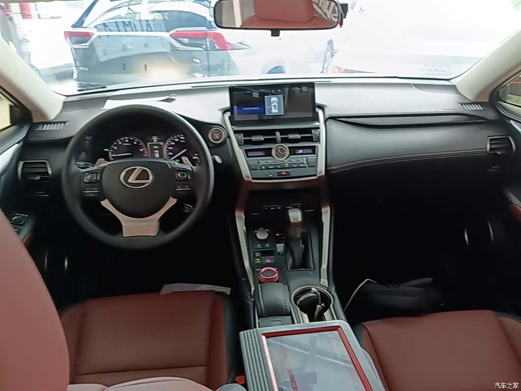 Lexus NX, 2015 10