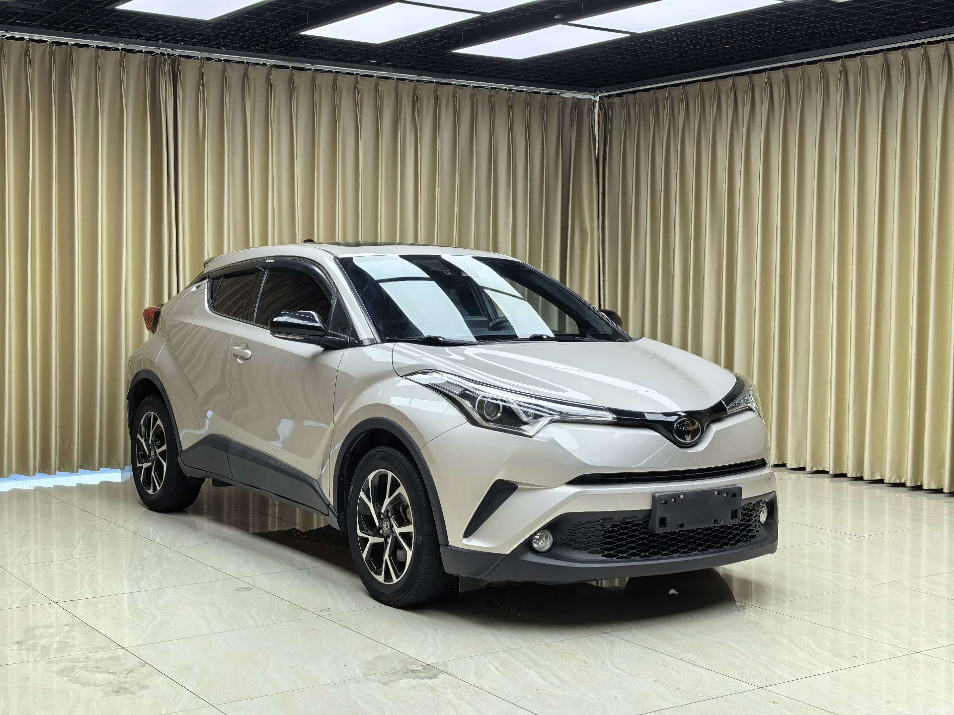 Toyota C-HR, 2021 3