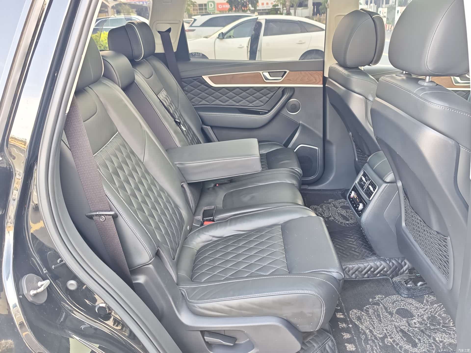 Hongqi HS7, 2021 19
