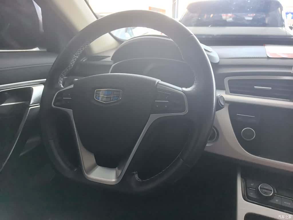 Geely Boyue, 2017 4