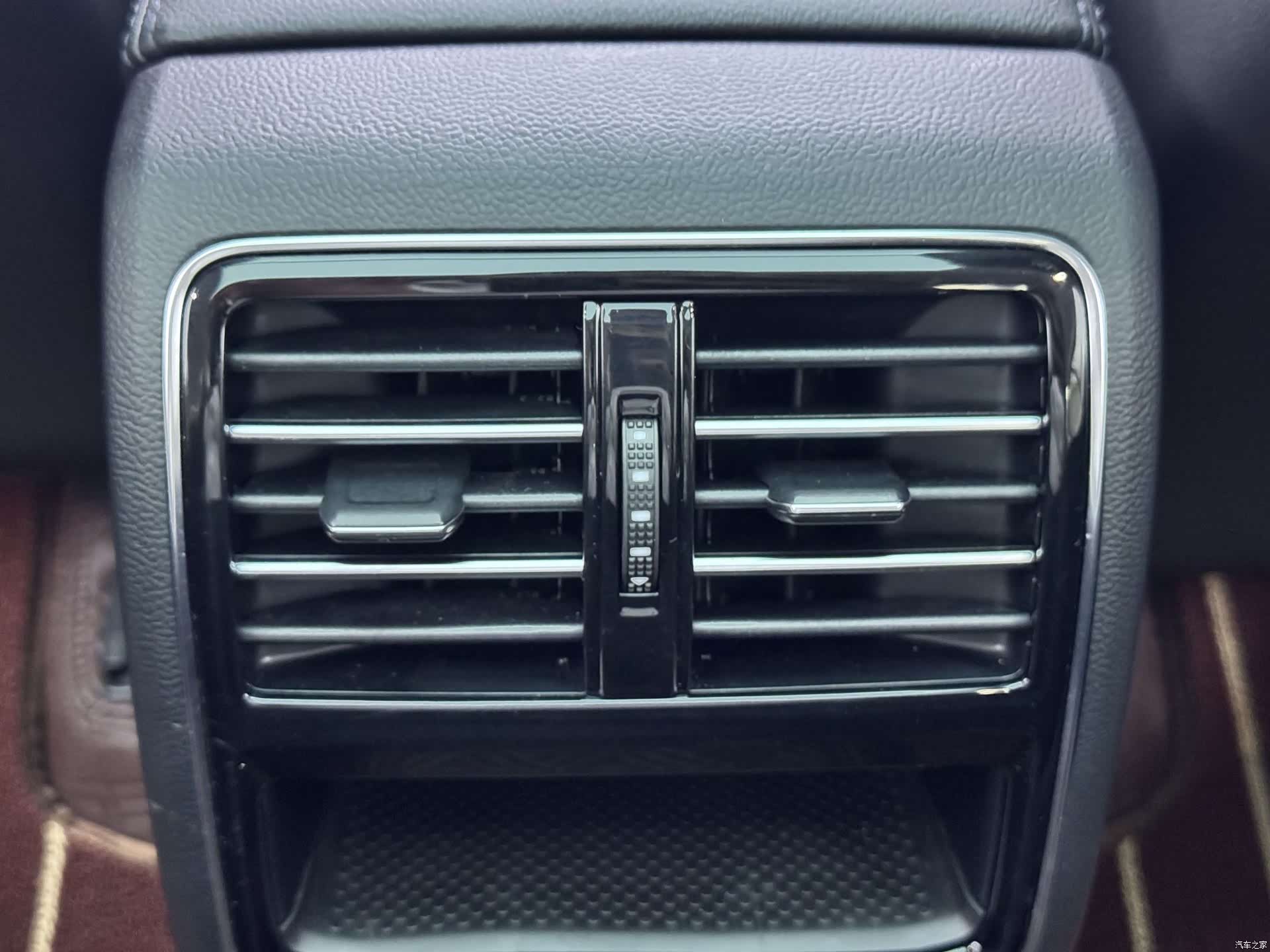 Volkswagen Magotan, 2019 16