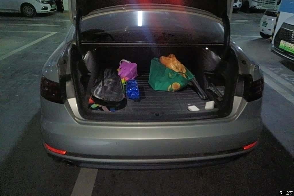 Audi A4L, 2018 4