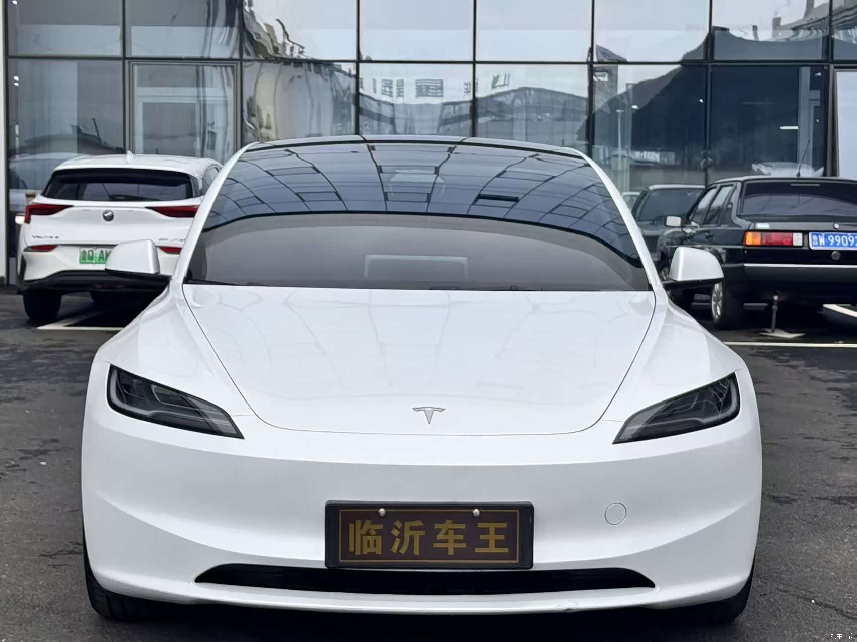 Tesla Model 3, 2025 3