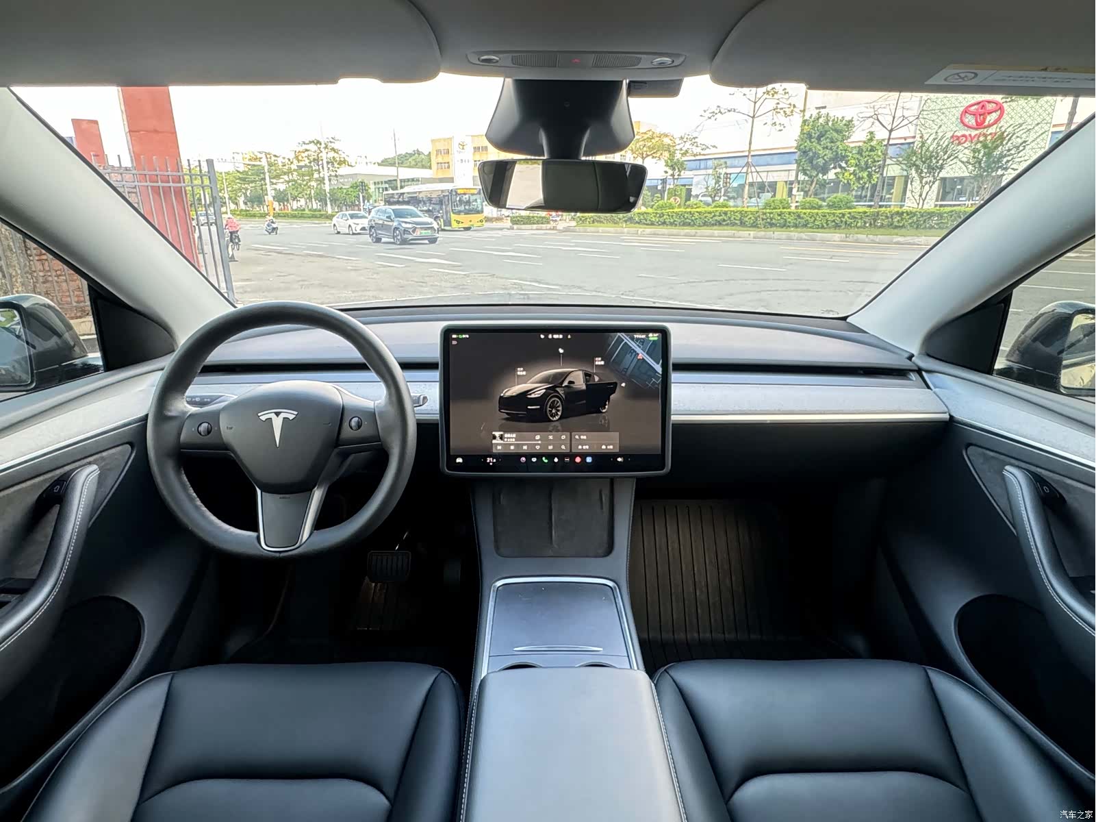 Tesla Model Y, 2024 8