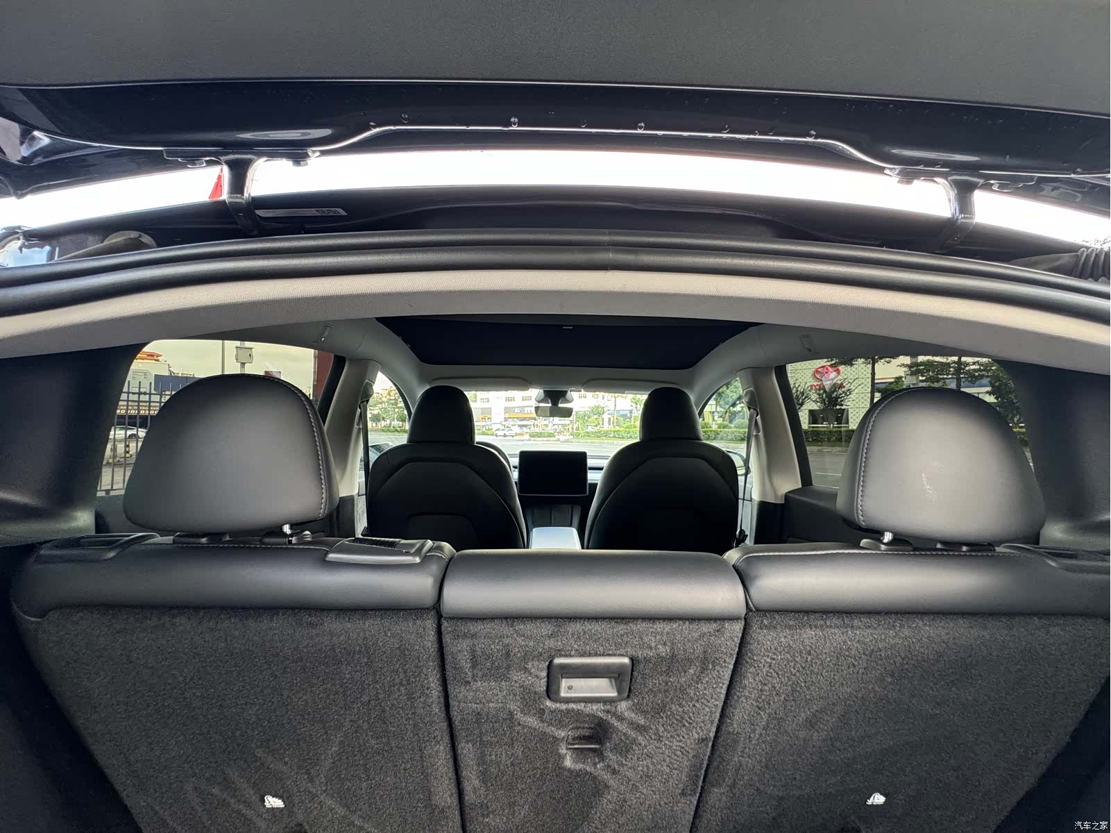 Tesla Model Y, 2024 13