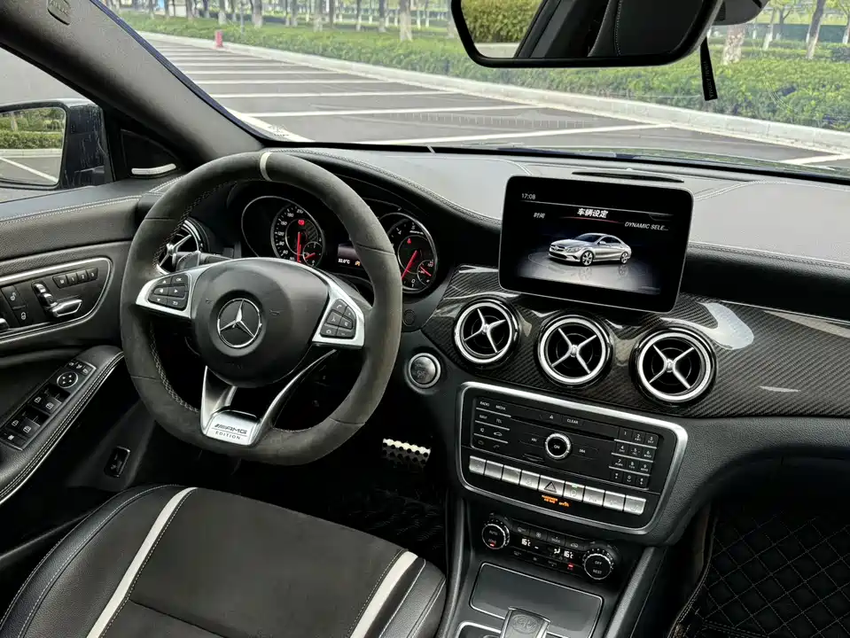 Mercedes-Benz CLA AMG