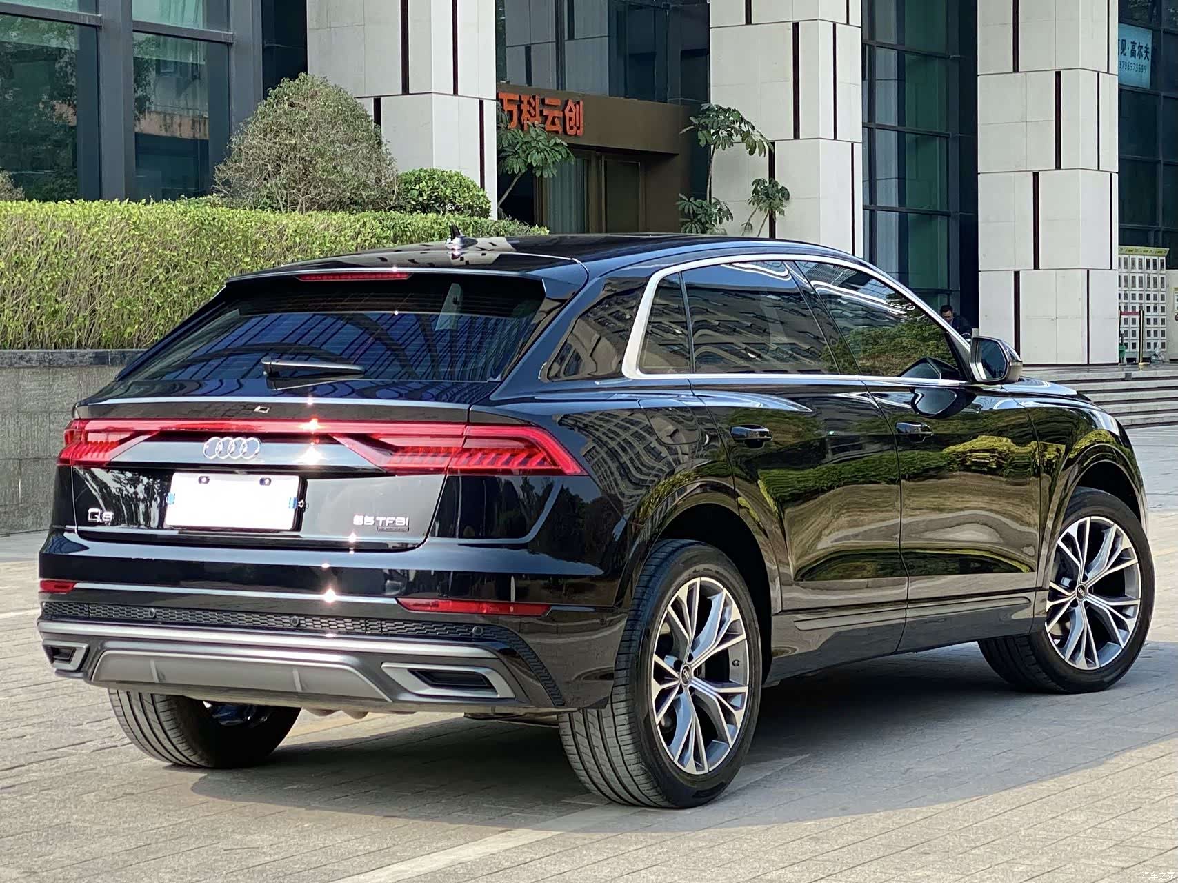 Audi Q8, 2021 6
