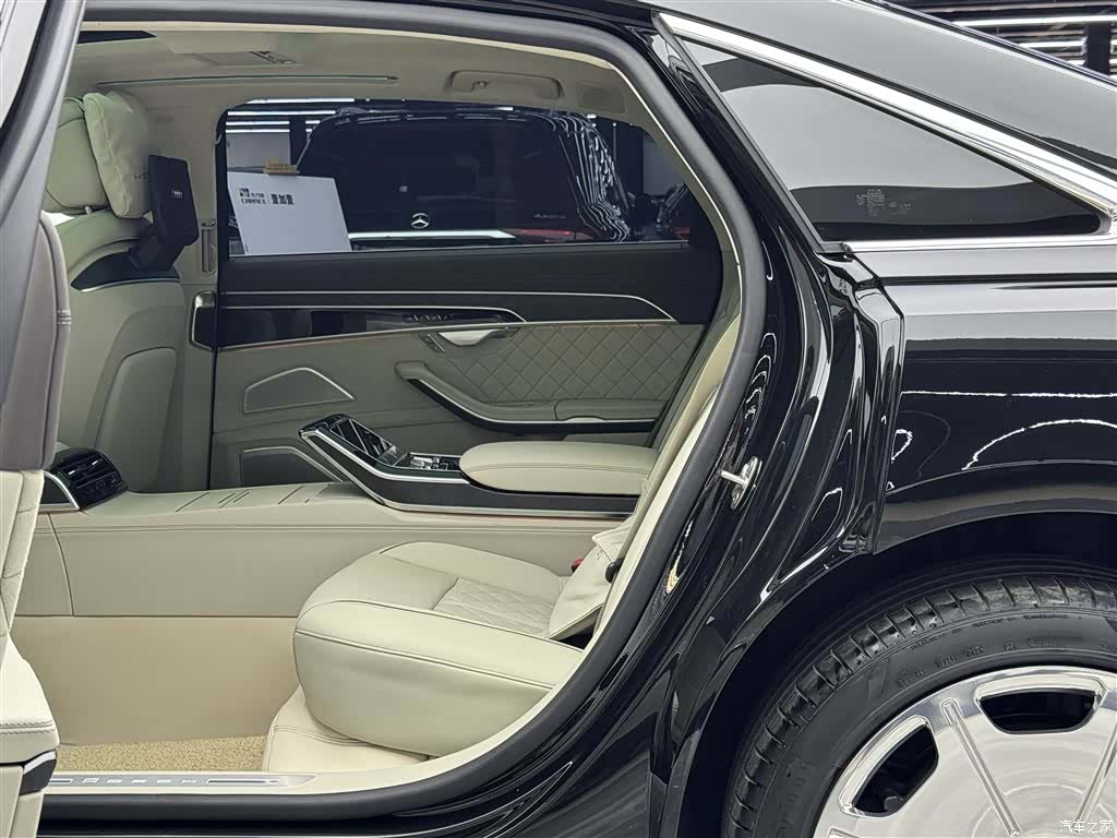 Audi A8L, 2025 7