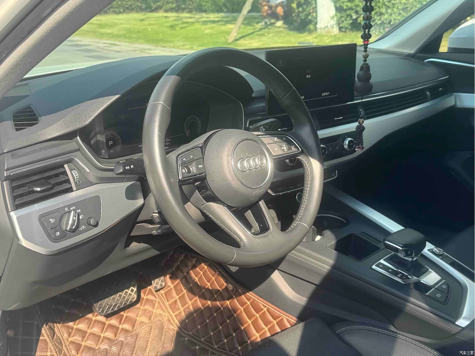 Audi A4L, 2020 все фото