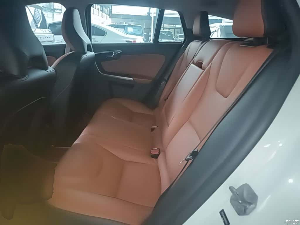 Volvo V60, 2016 17