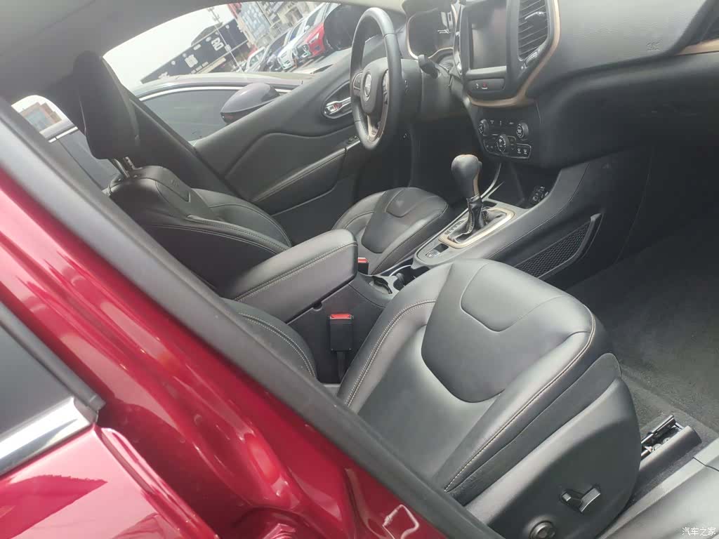 Jeep Cherokee, 2016 19