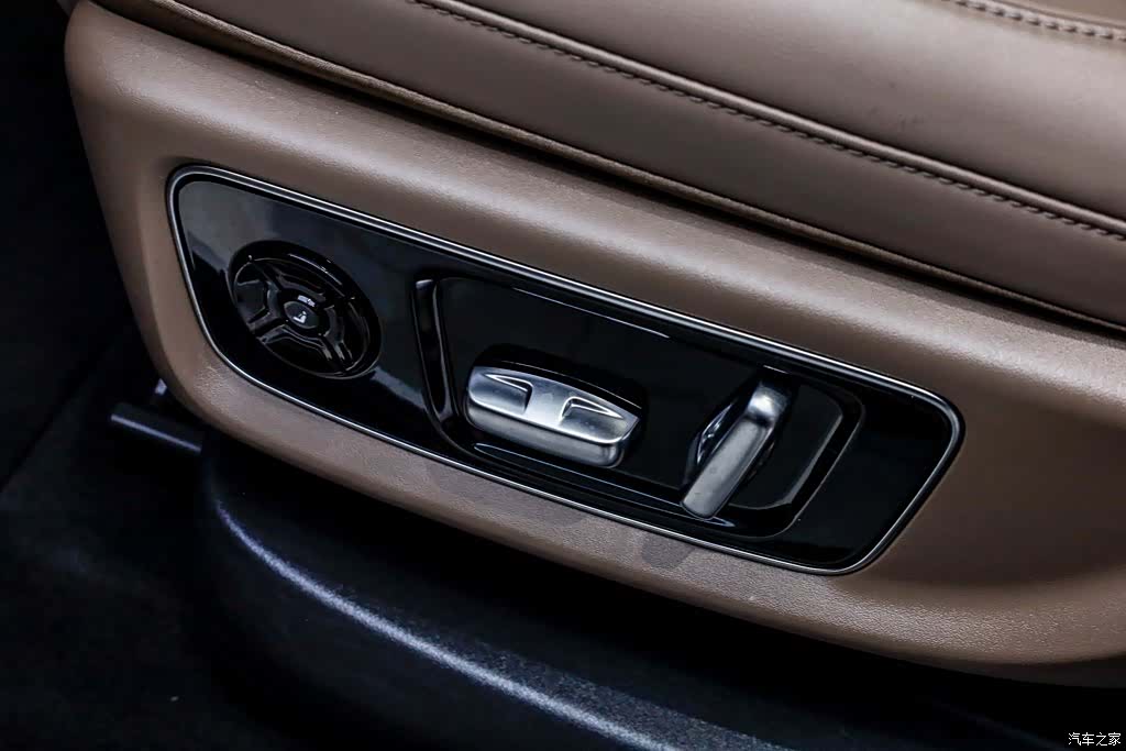 Li Auto L8, 2025 32