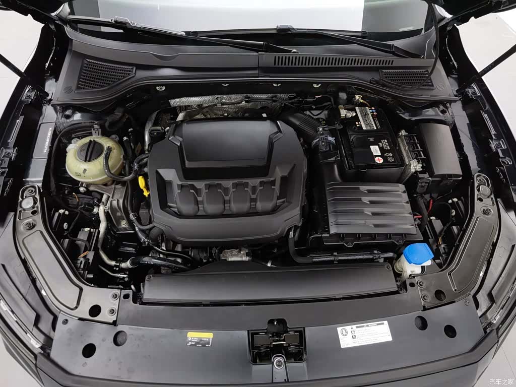Volkswagen Passat, 2023 6
