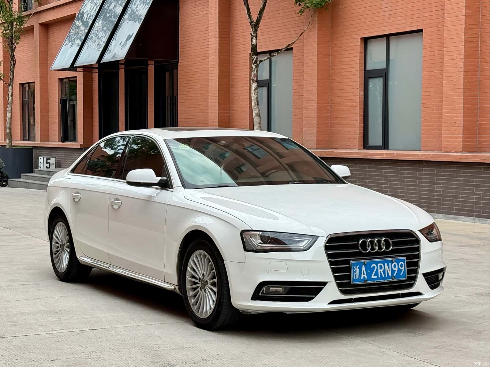 Audi A4L, 2016 3