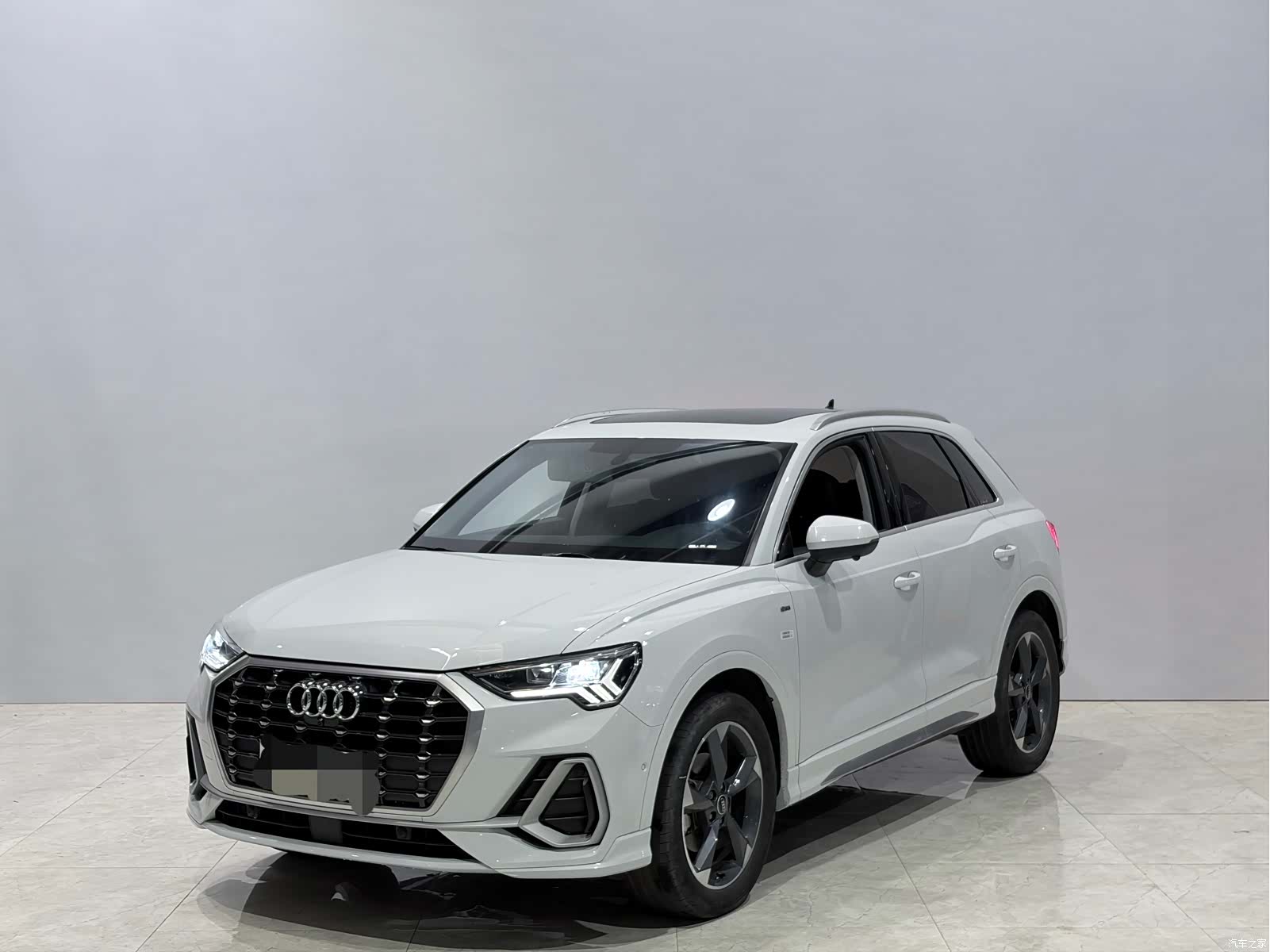 Audi Q3, 2022 1