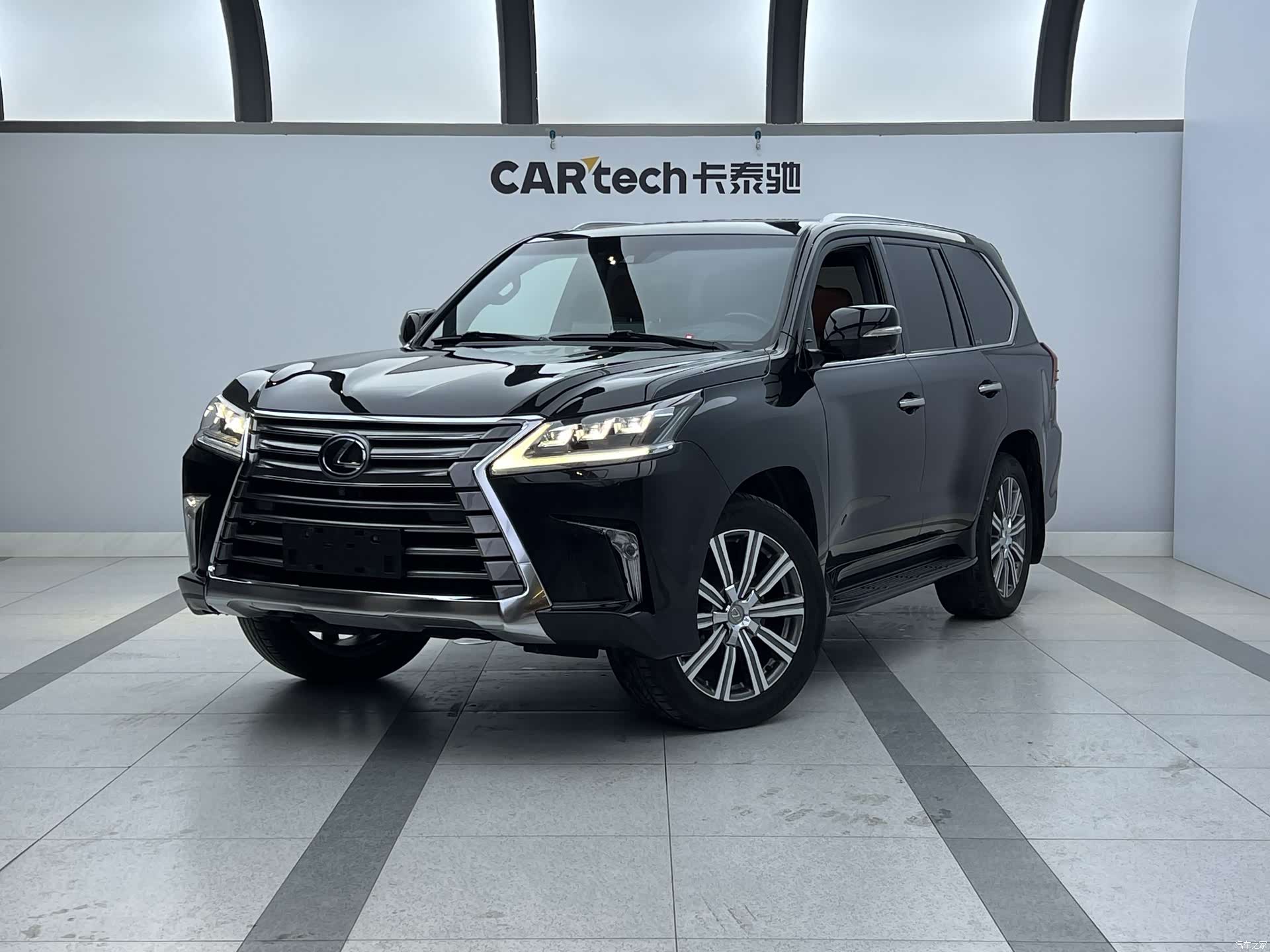 Lexus LX, 2016 1