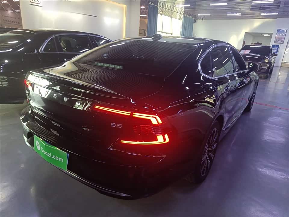 Volvo S90