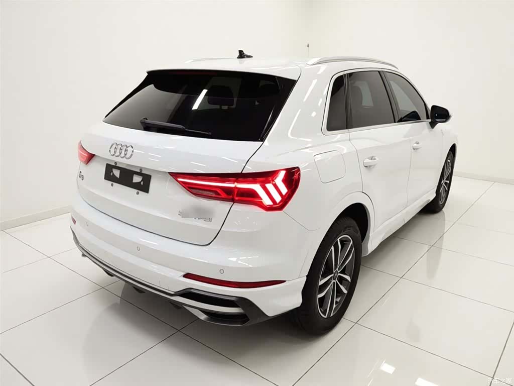 Audi Q3, 2022 все фото