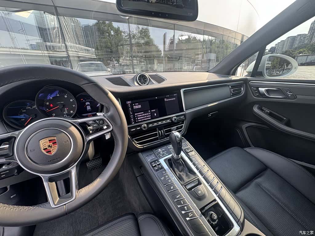 Porsche Macan, 2019 все фото