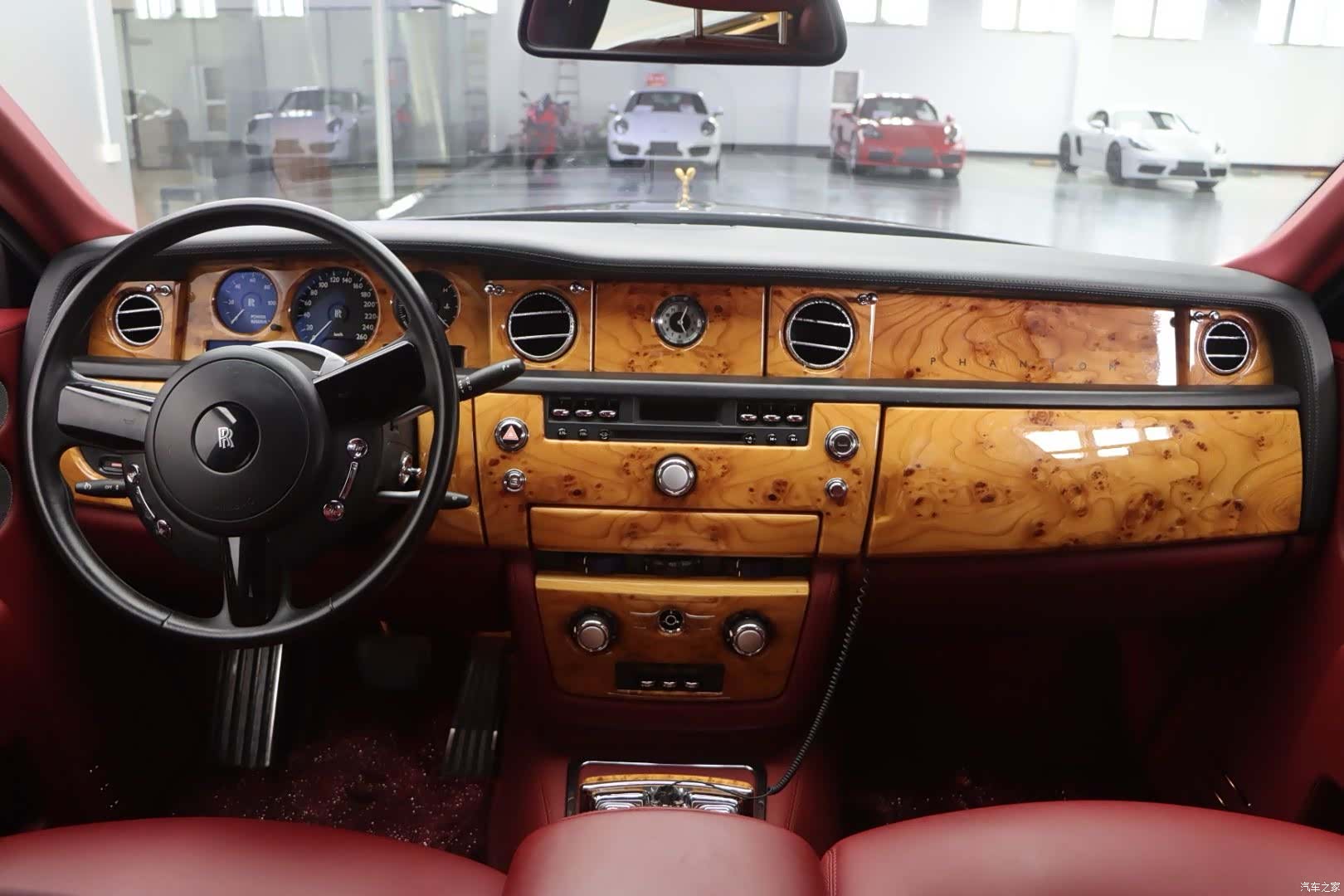 Rolls-Royce Phantom, 2011 7