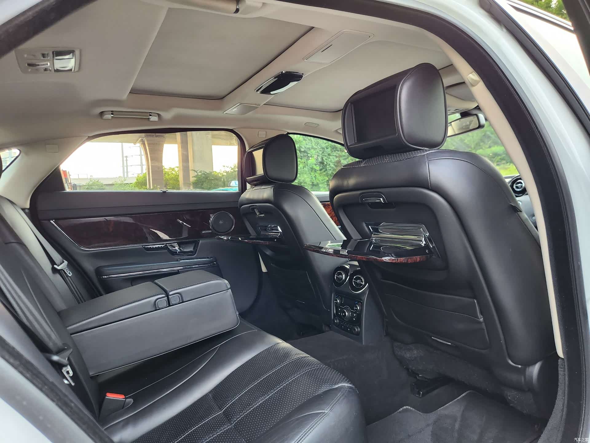Jaguar XJ, 2013 14