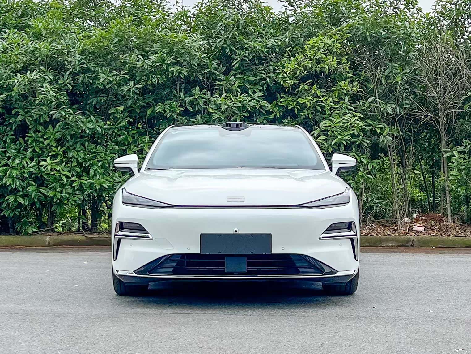 Geely 8, 2025 11