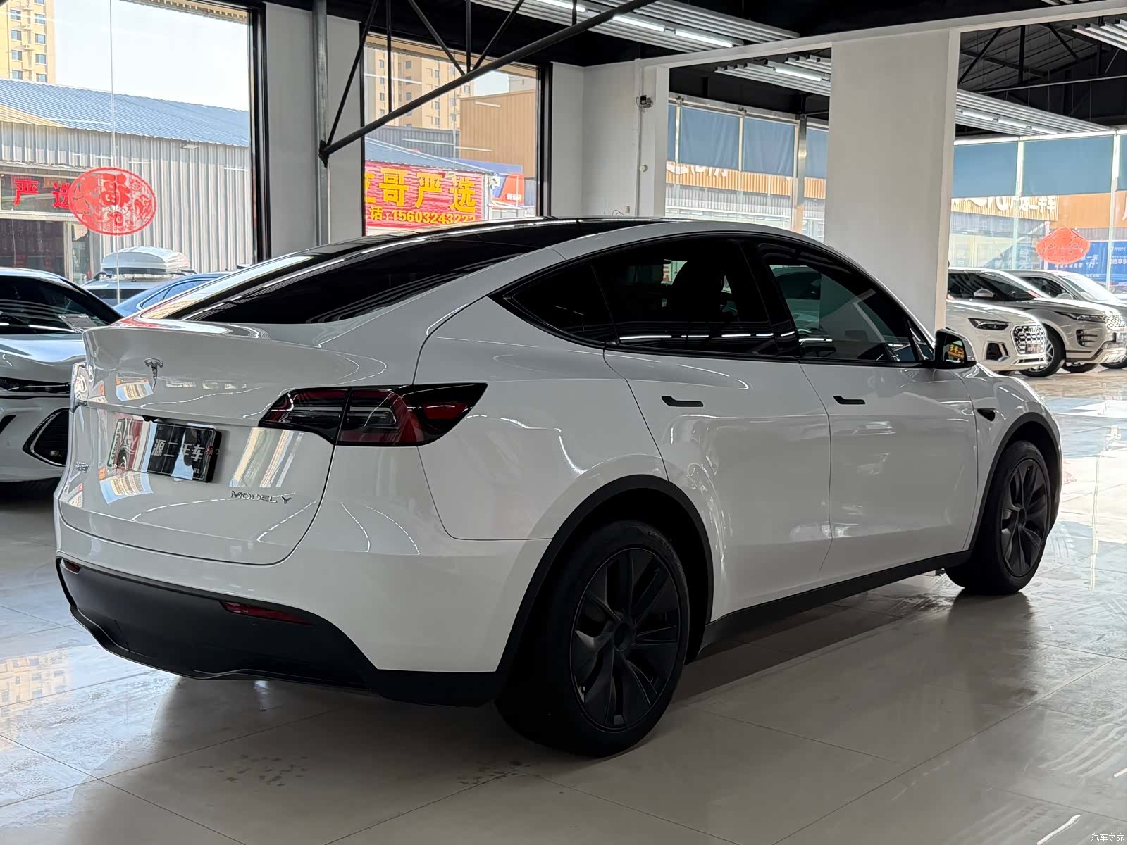 Tesla Model Y, 2025 4