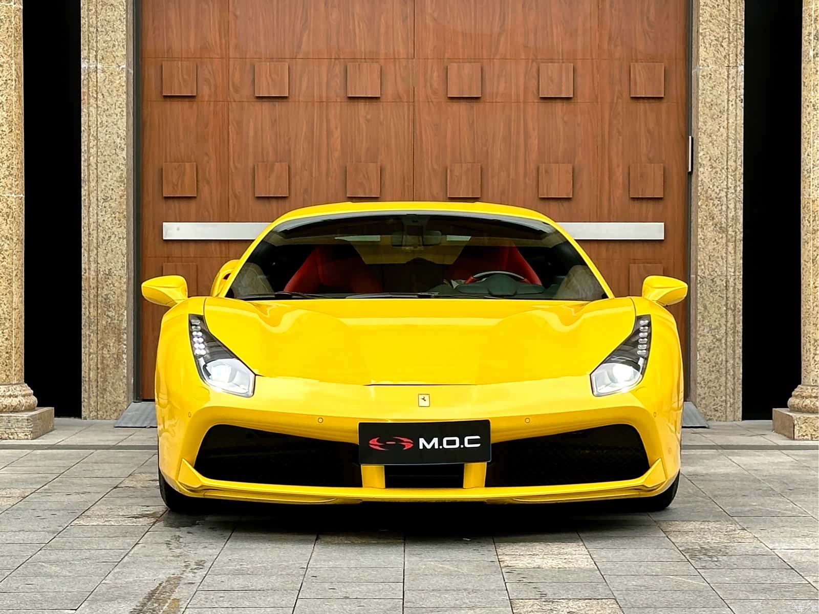 Ferrari 488, 2017 3