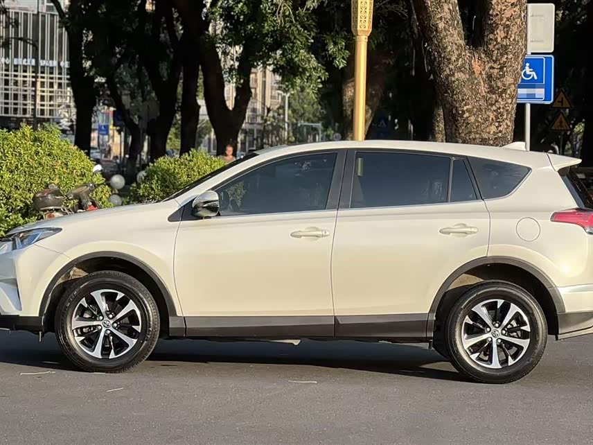 Toyota RAV4 Rongfang