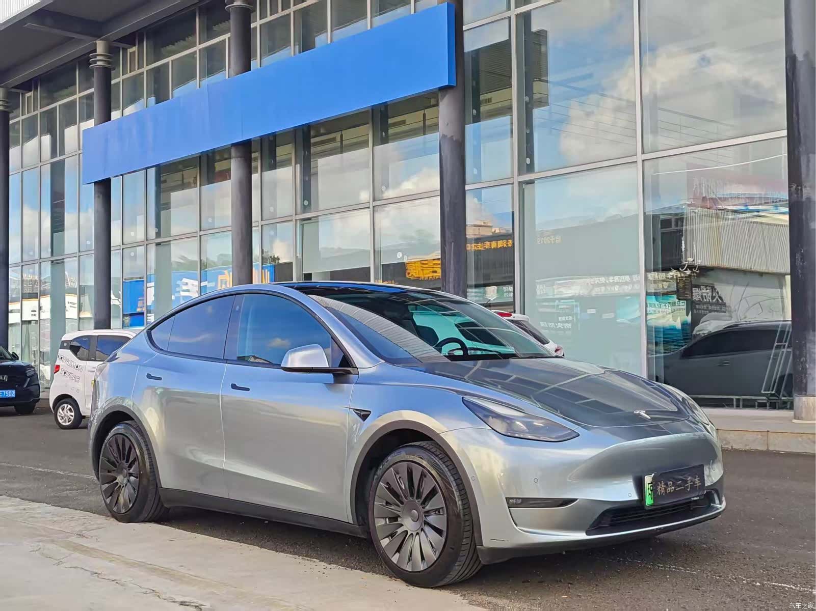 Tesla Model Y, 2021 3