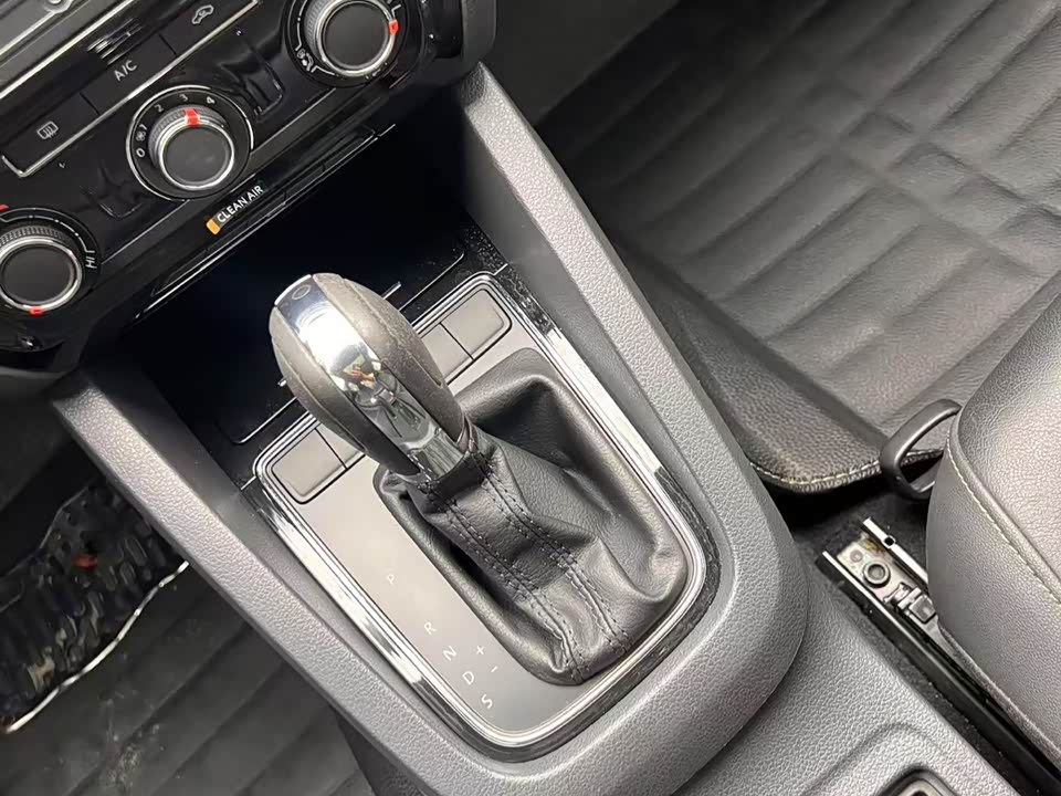 Volkswagen Sagitar Volkswagen Sagitar