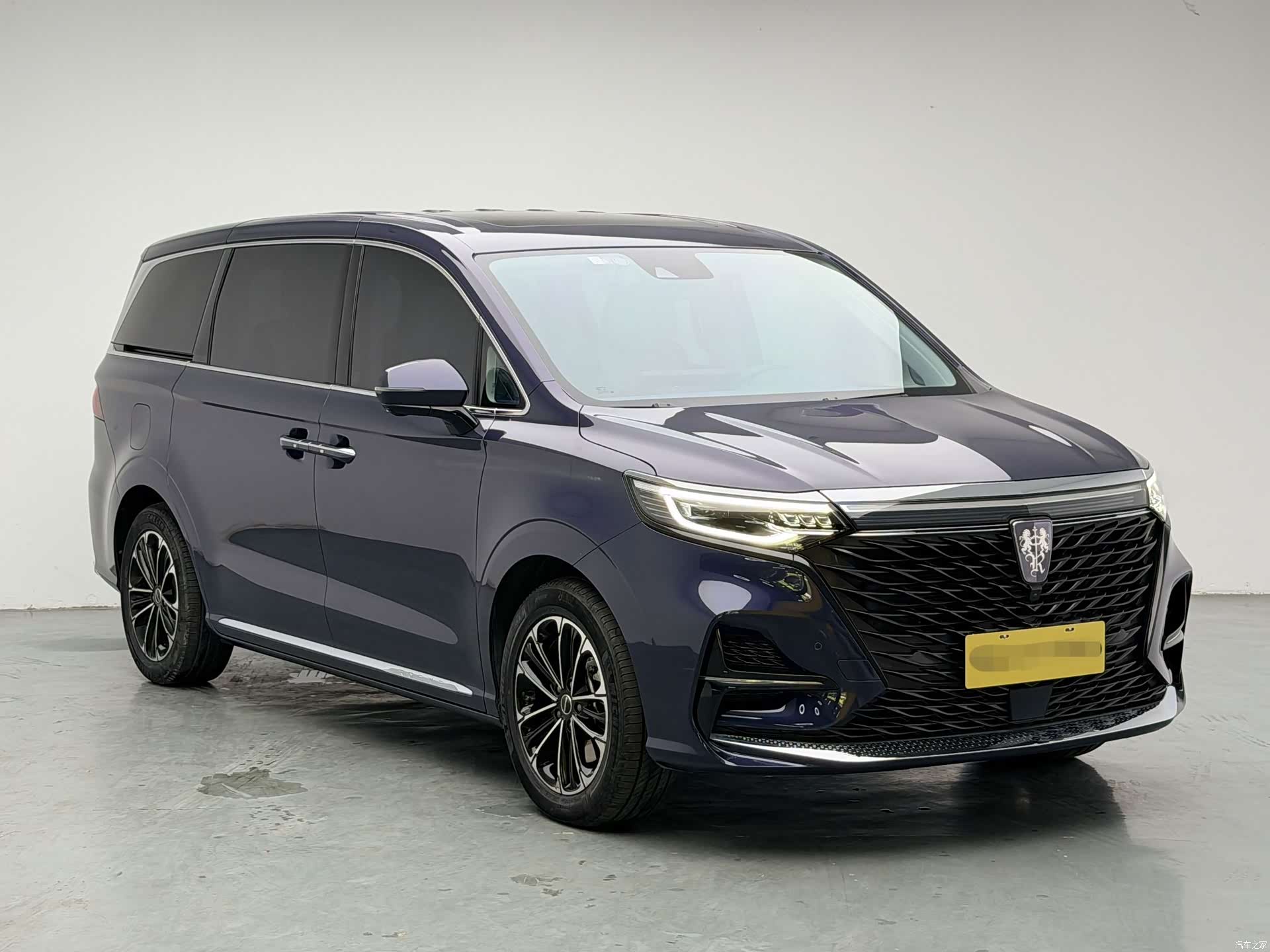 Roewe iMAX8, 2022 3