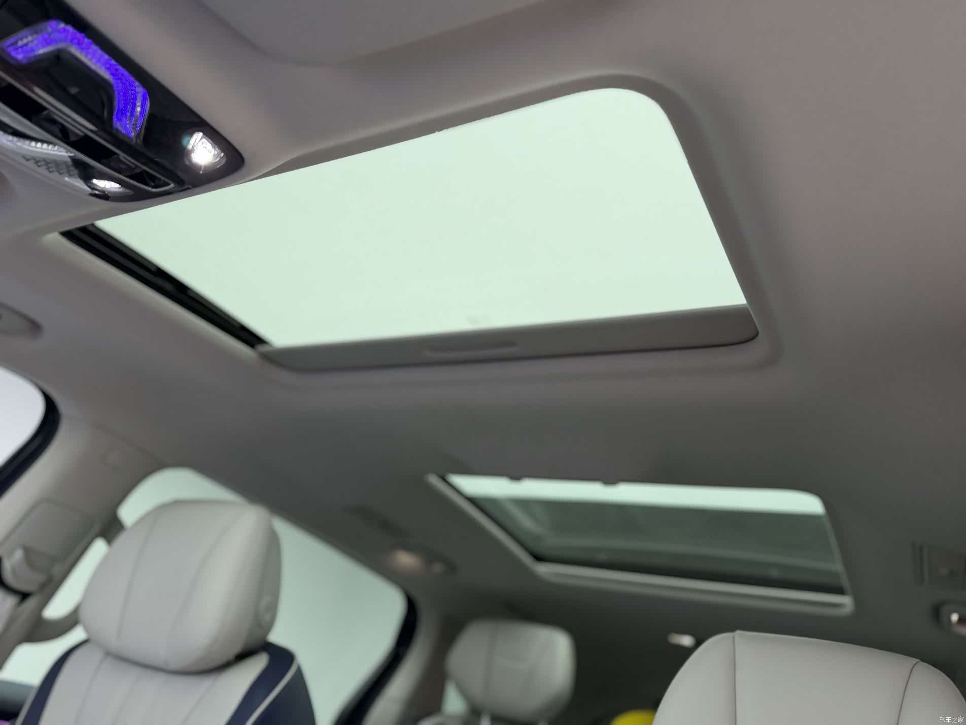 Roewe iMAX8, 2022 10