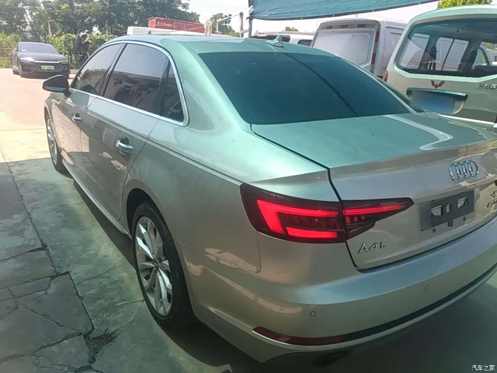 Audi A4L, 2018 все фото