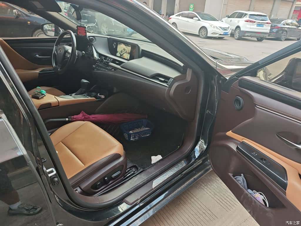 Lexus ES, 2019 20