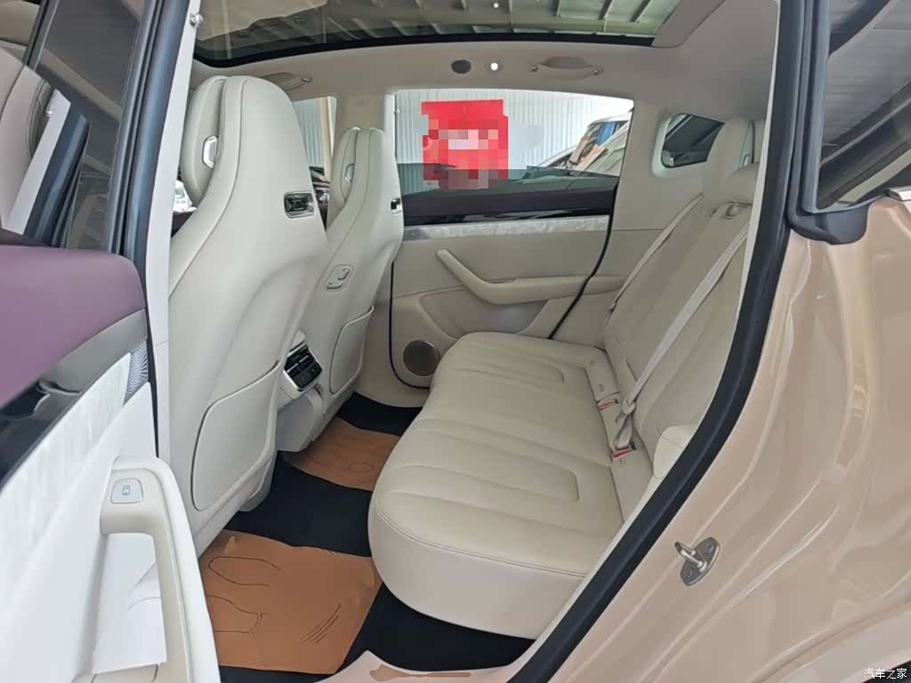 Luxeed R7, 2026 17