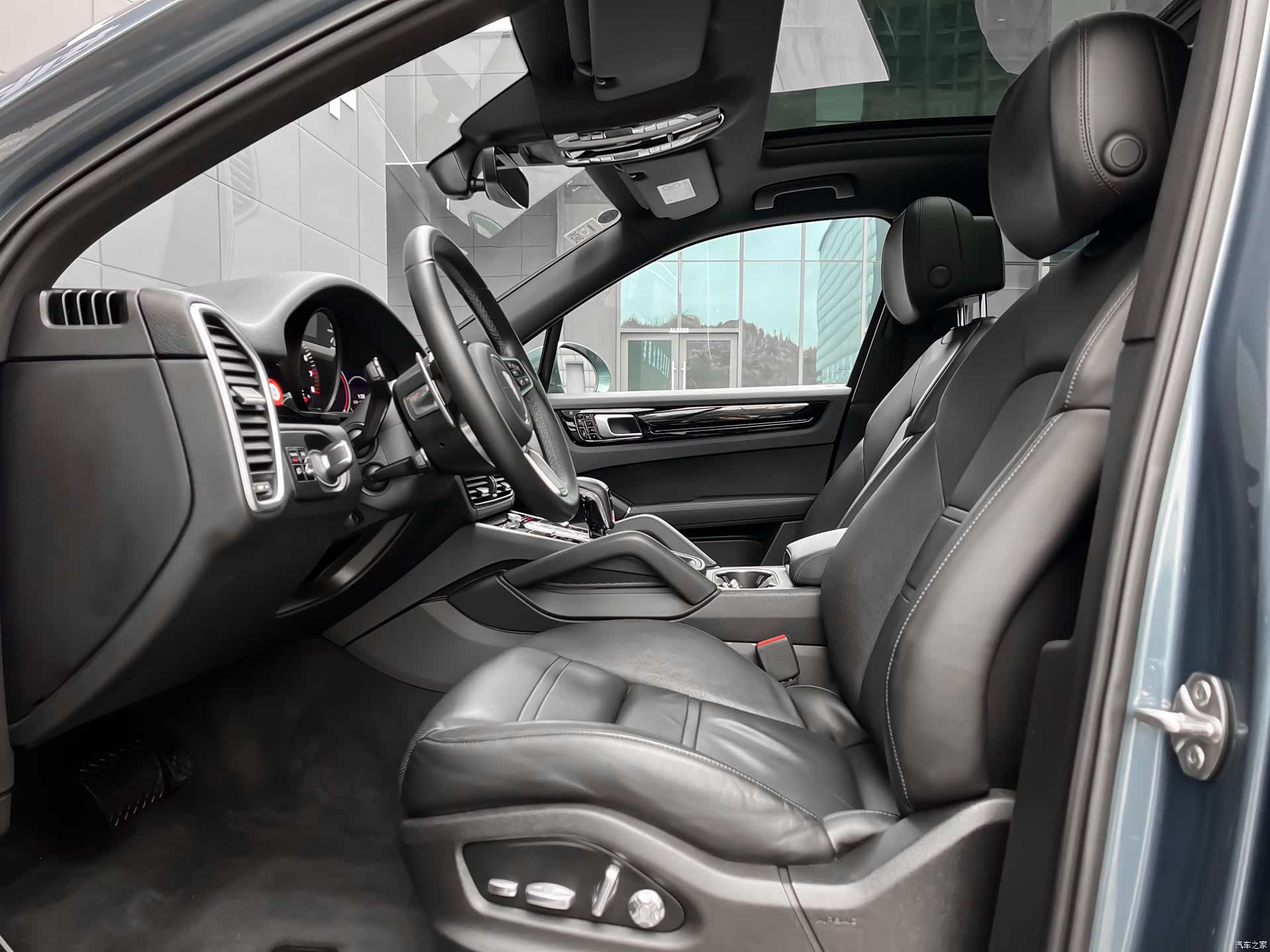 Porsche Cayenne, 2018 9