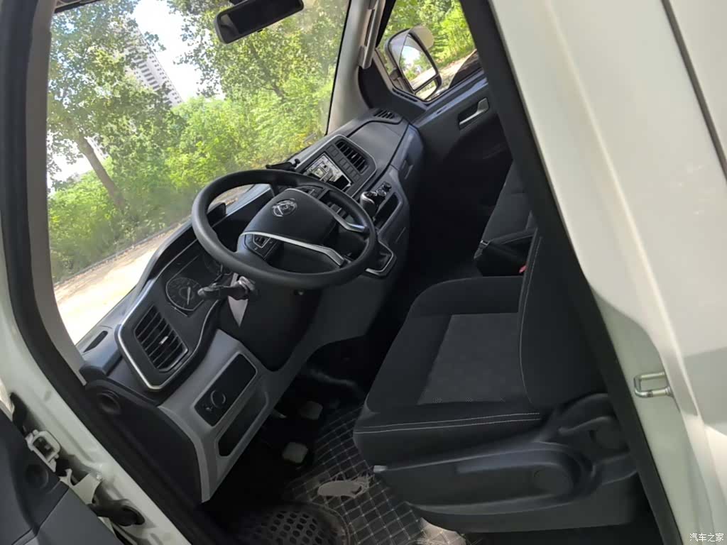 Maxus V80, 2026 15