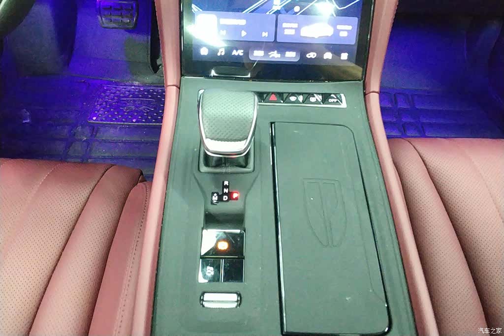 Hongqi H5, 2025 16