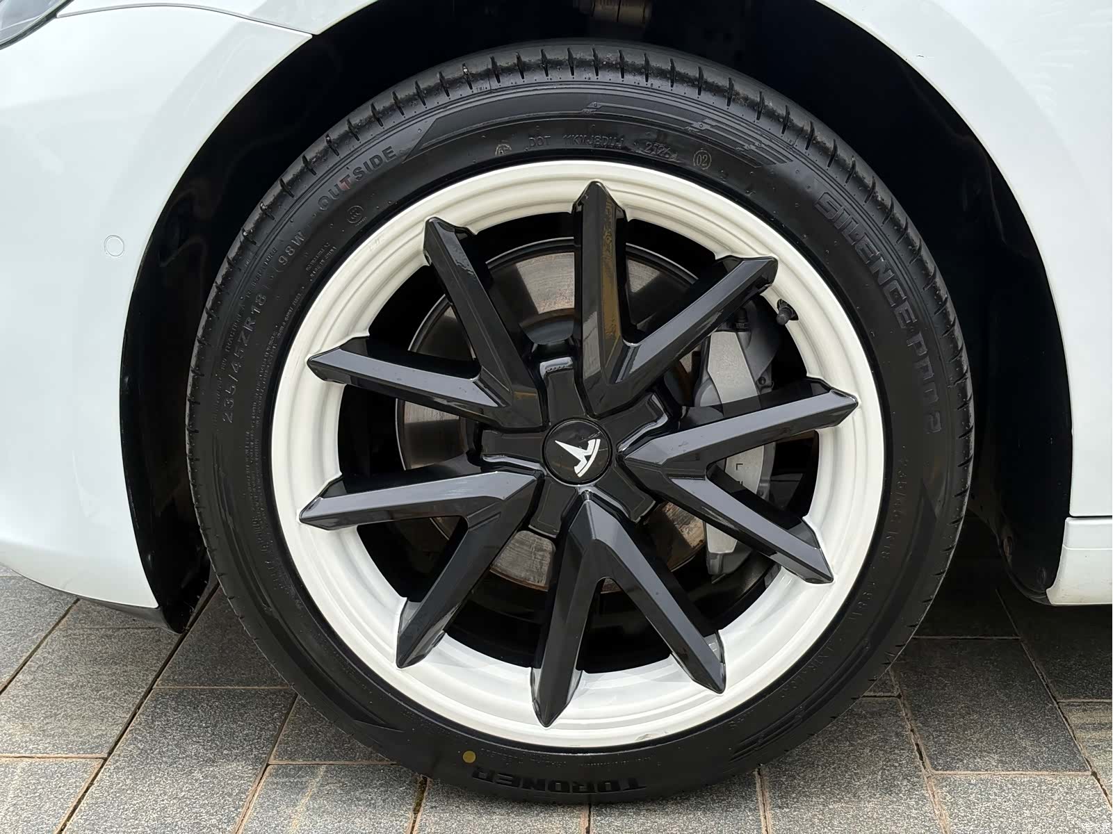 Tesla Model 3, 2020 13