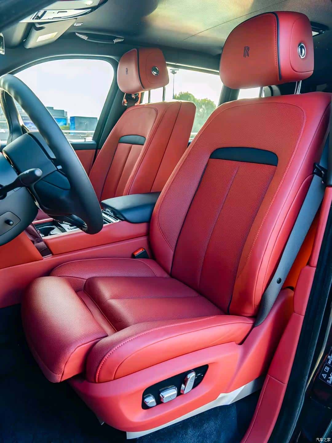 Rolls-Royce Cullinan, 2021 7