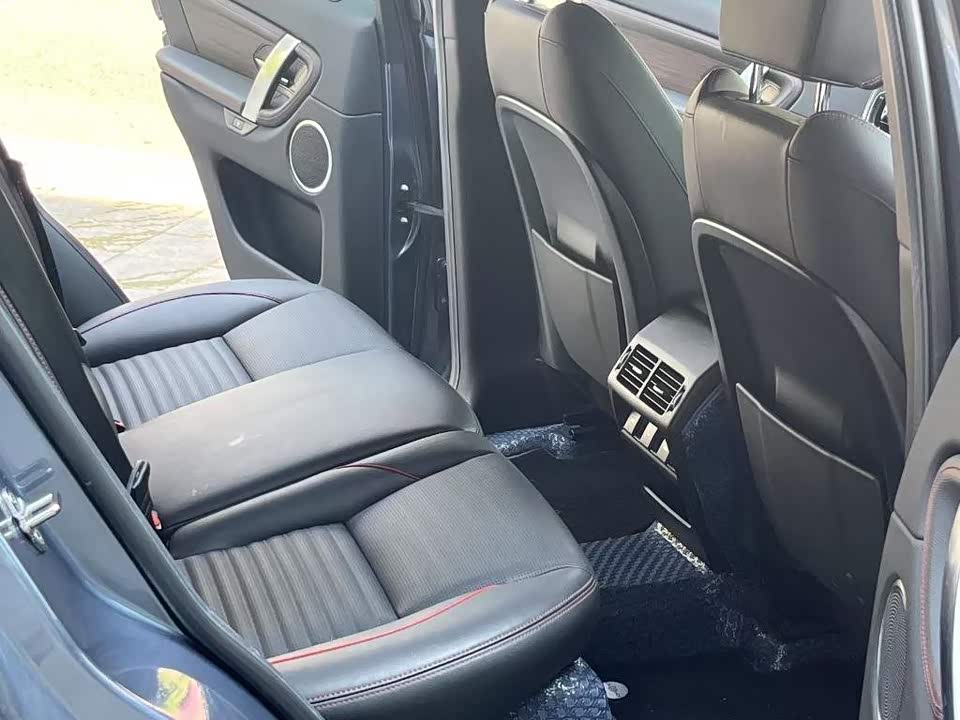 Land Rover Discover sports