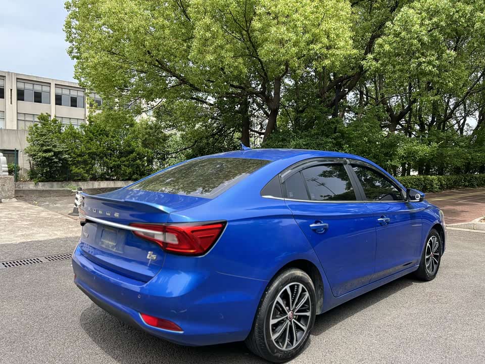 Roewe i5