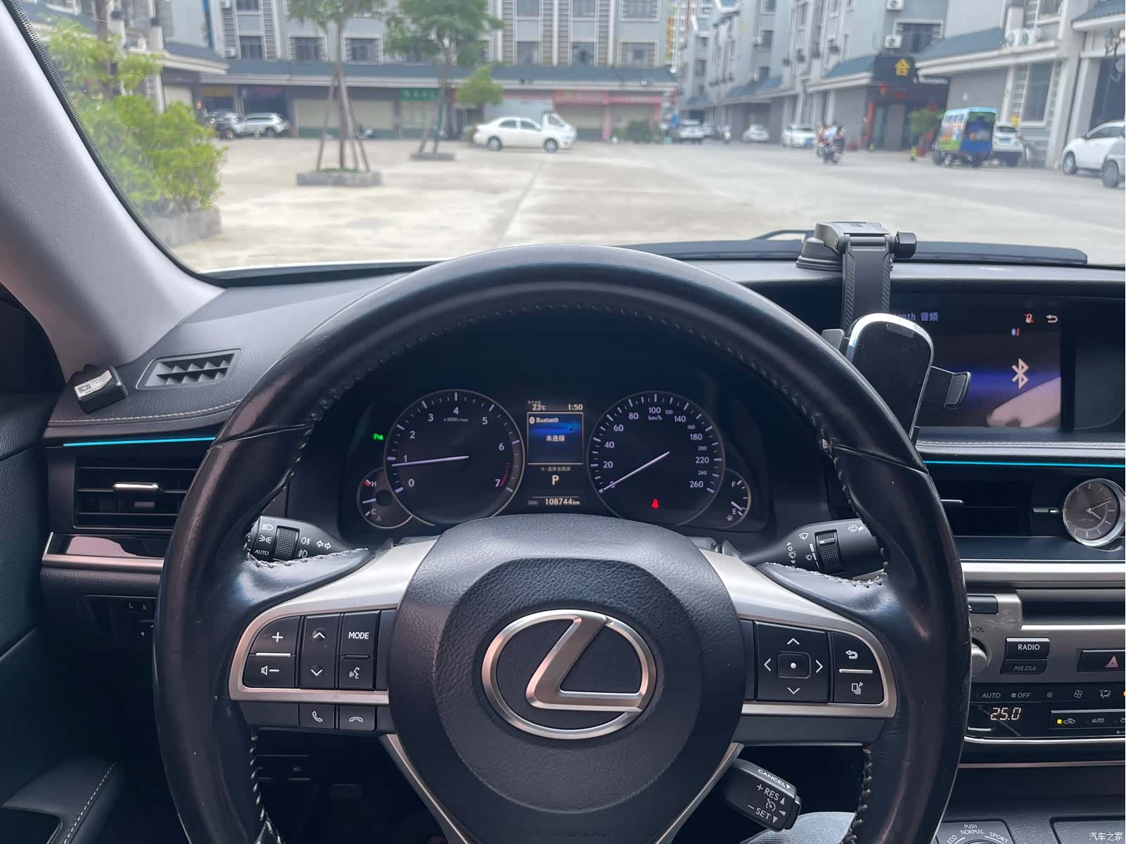 Lexus ES, 2016 7